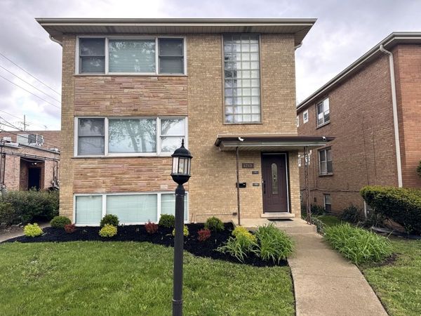1215 Balmoral Avenue , Unit 1, Westchester, IL 60154