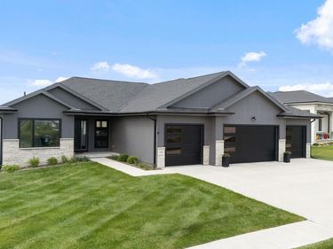 20958 Polk Street, Elkhorn, NE 68022