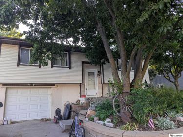 117 Wagon Train Avenue, Hickman, NE 68372