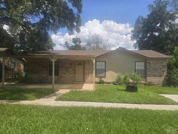 3065 Woodbury Cir, Cantonment, FL 32533