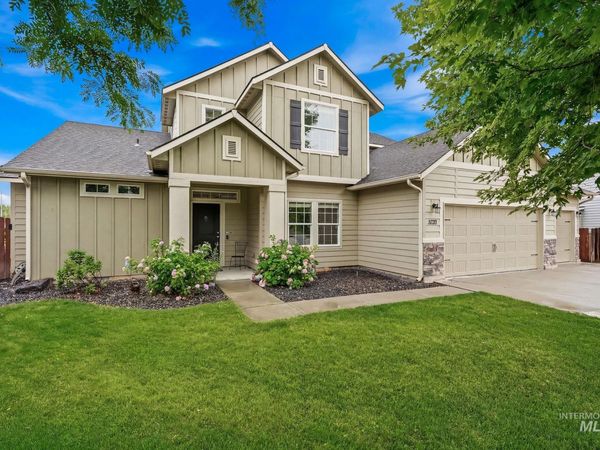 5120 N Diamond Creek Ave, Meridian, ID 83646