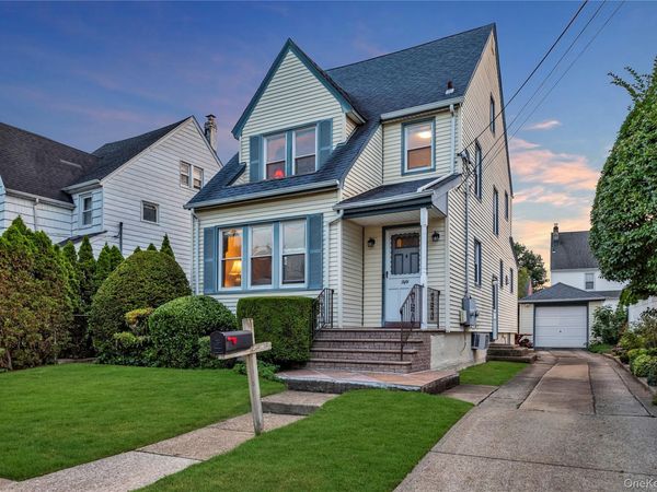 50 Elgin Road , Valley Stream, NY 11581