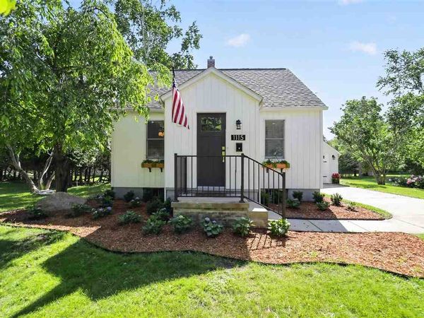 1115 Waukazoo Avenue, Petoskey, MI 49770