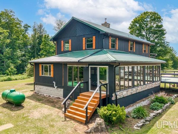 8511 Hyland Road, Hiawatha Twp, MI 49854