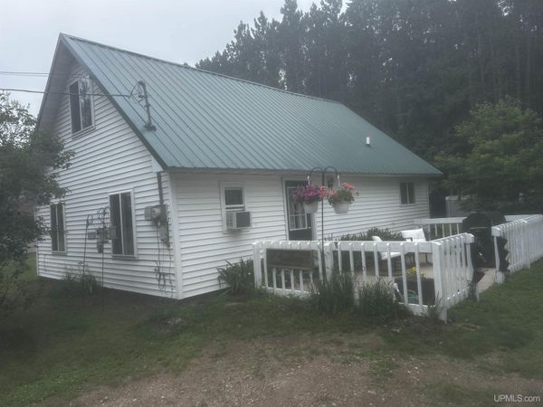 W3696 N Lake Louise Drive, Waucedah Twp, MI 49892