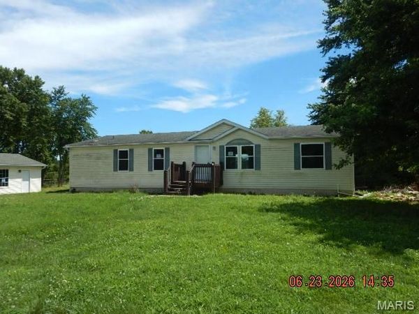94 Pinewood Drive , Winfield, MO 63389