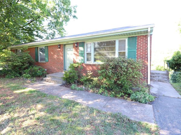 1031 Broadhill DR , Vinton, VA 24179