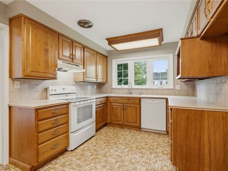 3546 Overhill Drive NW, Canton, OH 44718 Photo 17