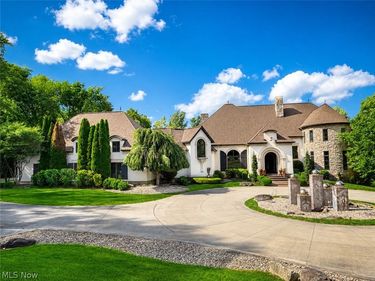 8633 Fulton Drive NW, Massillon, OH 44646