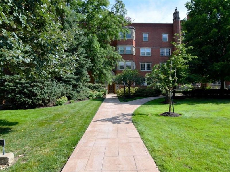 13605 Shaker Boulevard, Unit 4B, Cleveland, OH 44120 Photo 1