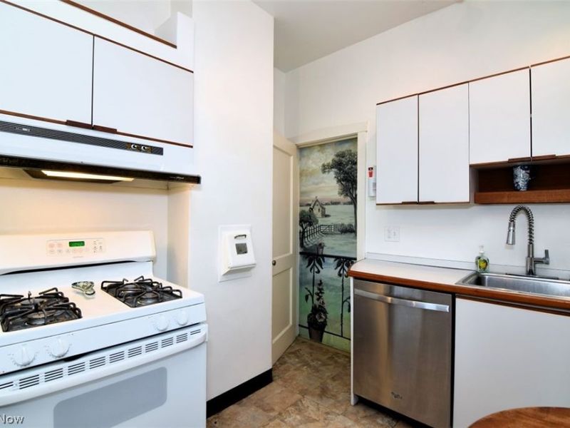 13605 Shaker Boulevard, Unit 4B, Cleveland, OH 44120 Photo 17