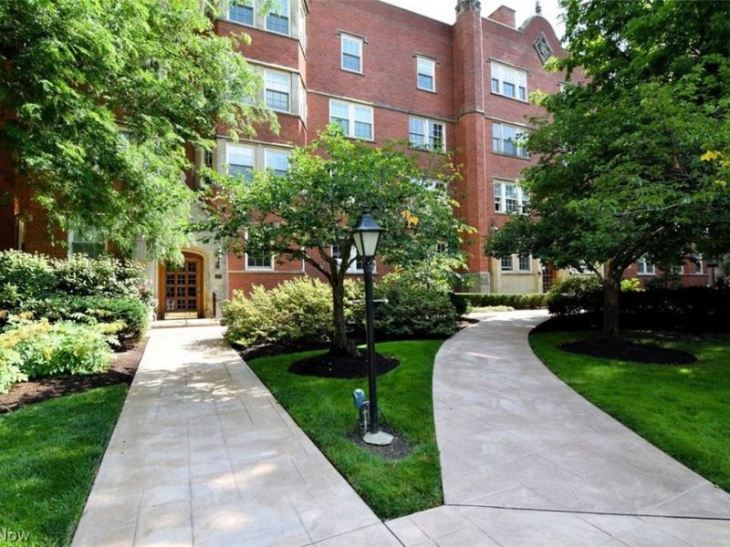 13605 Shaker Boulevard, Unit 4B, Cleveland, OH 44120 Photo 2