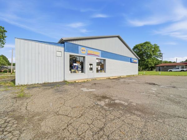701 Main Street N, Navarre, OH 44662