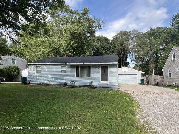6935 Cooper Road, Lansing, MI 48911