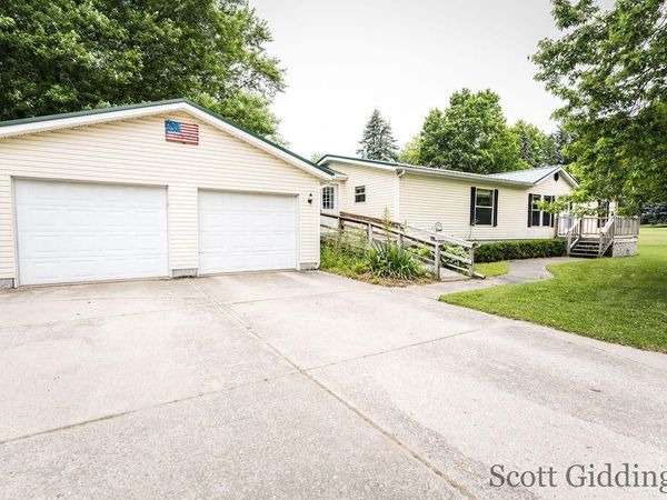 206 E 1st Street, Stanton, MI 48888