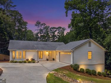 6014 Lake Lanier Heights Road, Buford, GA 30518