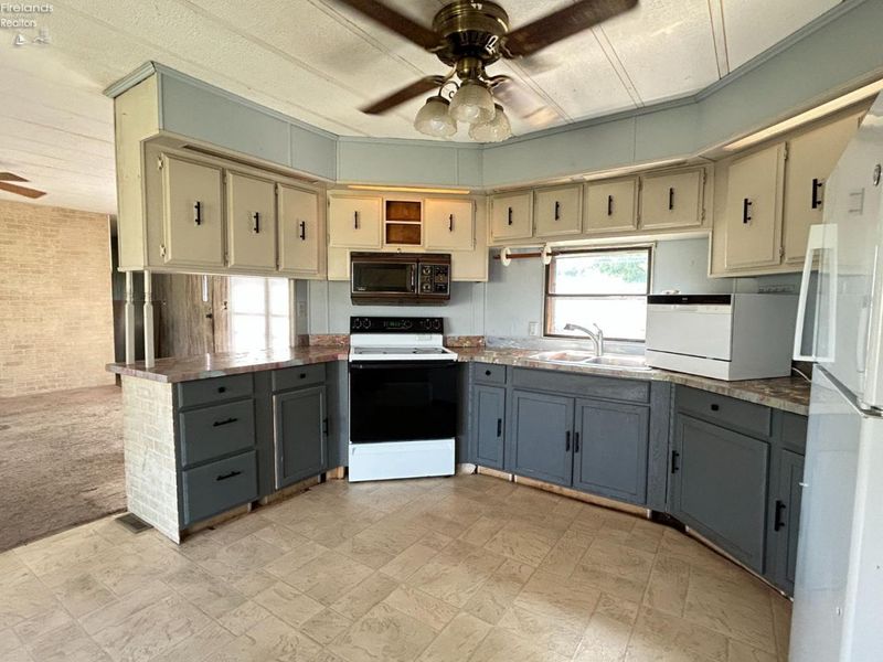 1730 Port Clinton Road, Unit 22, Fremont, OH 43420 Photo 5