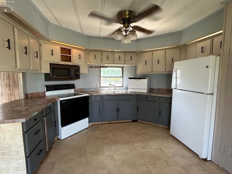 1730 Port Clinton Road, Unit 22, Fremont, OH 43420 Photo 6