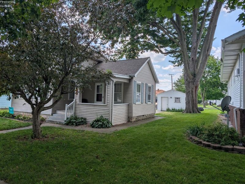 326 Spruce Street, Fremont, OH 43420 Photo 2