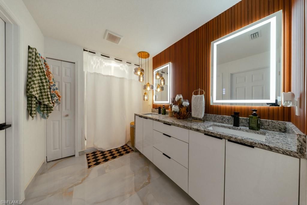 2003 NE 6th Ave, Cape Coral, FL 33909 Photo