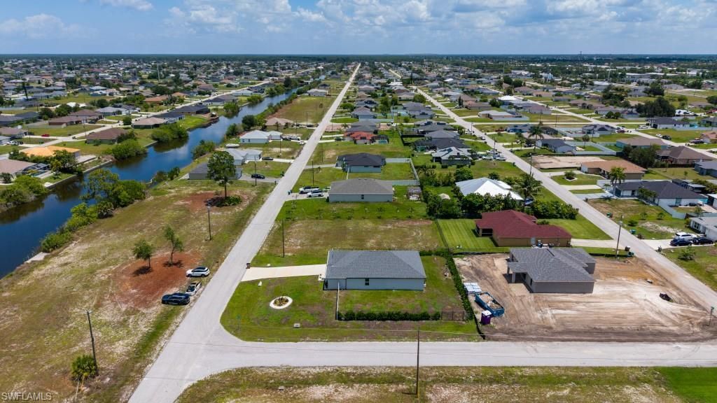 2003 NE 6th Ave, Cape Coral, FL 33909 Photo
