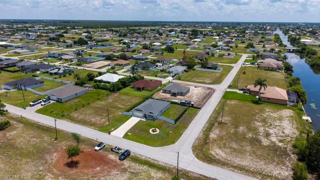 2003 NE 6th Ave, Cape Coral, FL 33909 Photo