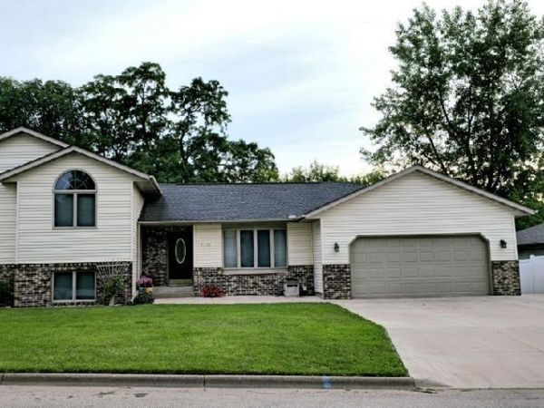 1321 Ridgewood Drive, Winona, MN 55987