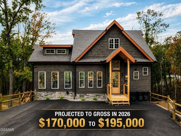 2438 Coopers Hawk Way, Sevierville, TN 37862
