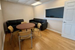 118 Springhall Drive  photo 4