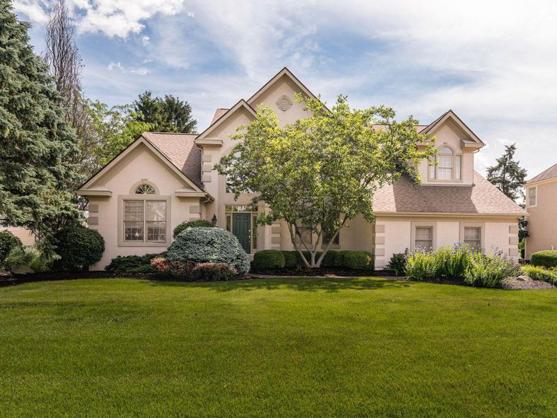 5816 Heritage Lakes Drive, Hilliard, OH 43026 Photo 1