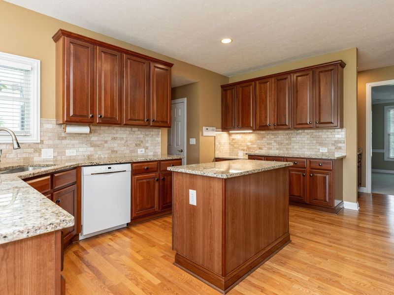 5816 Heritage Lakes Drive, Hilliard, OH 43026 Photo 10