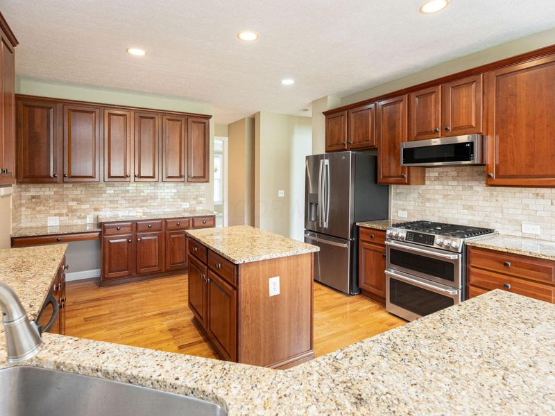 5816 Heritage Lakes Drive, Hilliard, OH 43026 Photo 13