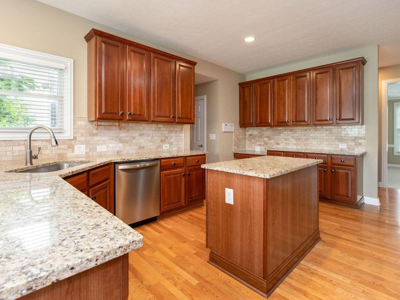 5816 Heritage Lakes Drive, Hilliard, OH 43026 Photo 14