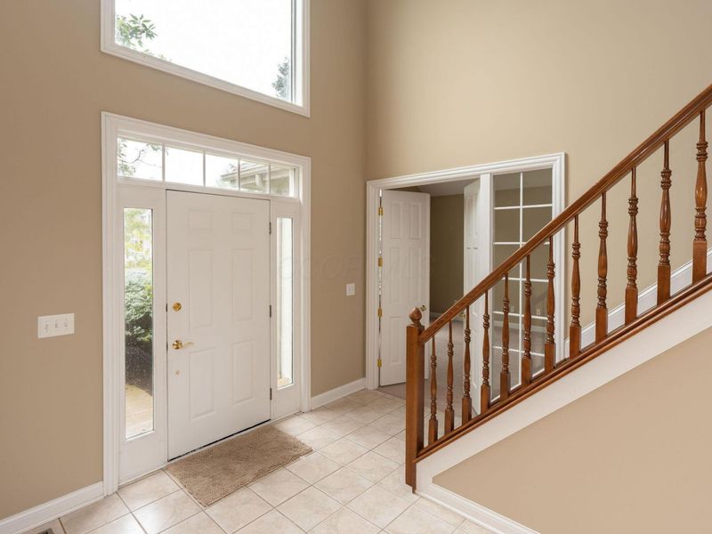 5816 Heritage Lakes Drive, Hilliard, OH 43026 Photo 3