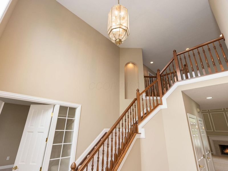 5816 Heritage Lakes Drive, Hilliard, OH 43026 Photo 4