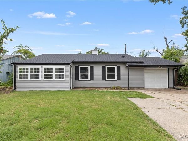 10 Belmont Drive, St Peters, MO 63376