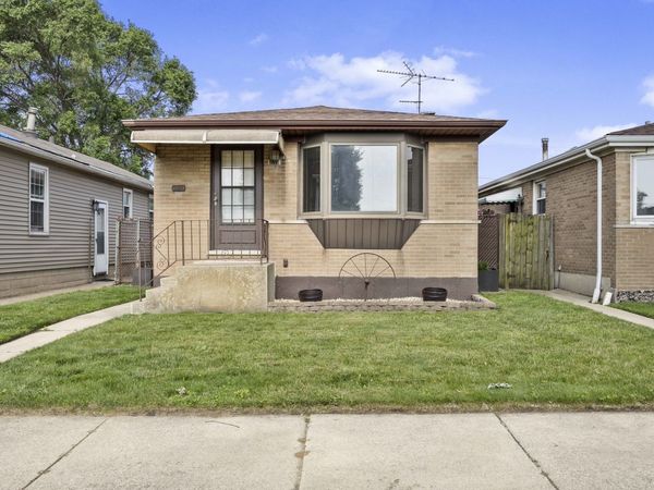12723 S Marquette Avenue , Chicago, IL 60633