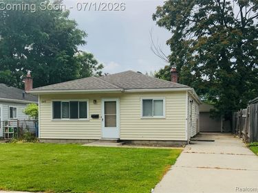 6475 N Highland Street, Dearborn Heights, MI 48127