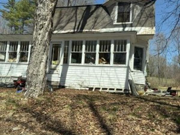 44 High Street , Bingham, ME 04920