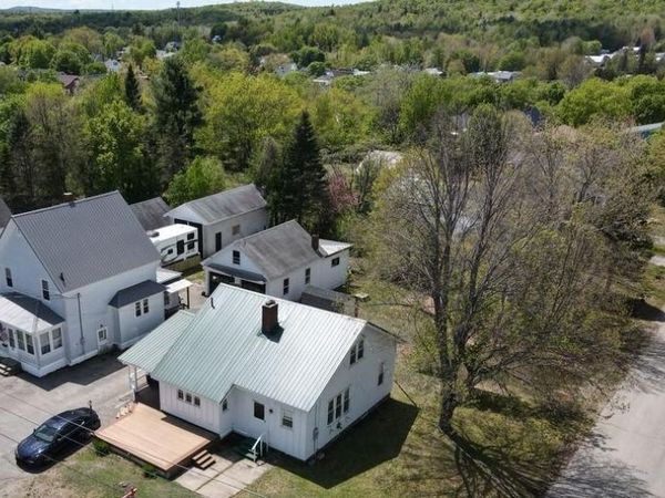 90 East Terrace , Millinocket, ME 04462