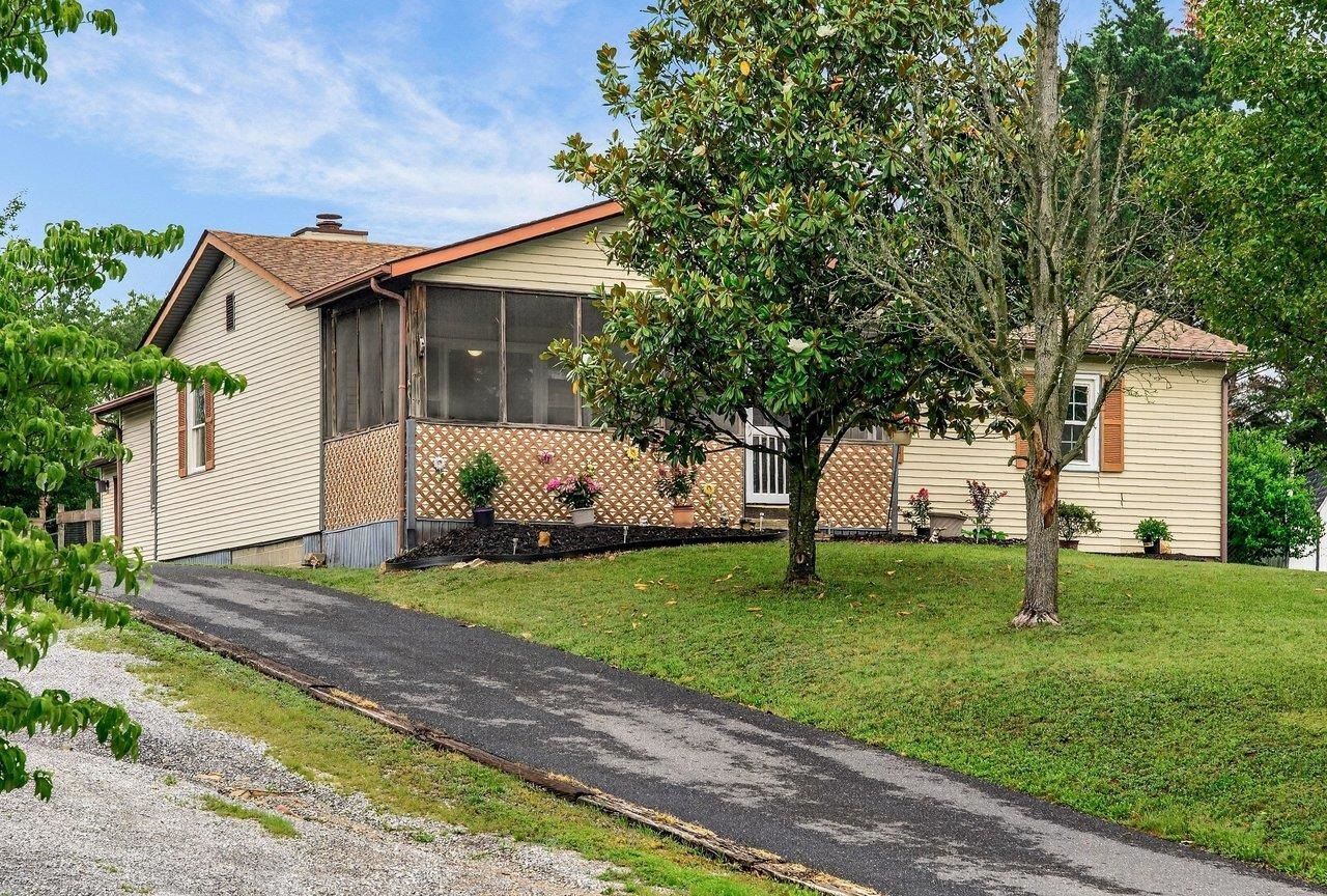 63 Westgate Rd, Verona, VA 24482 Main Photo