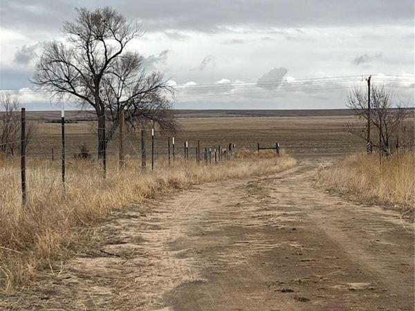 2101 Behrens Road , Byers, CO 80103