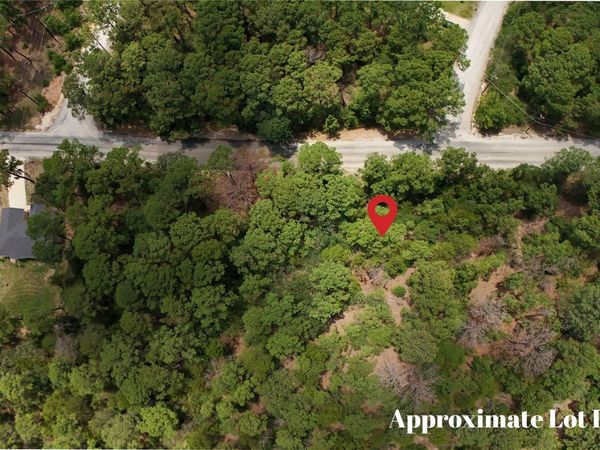147 Kamaiki DR, Bastrop, TX 78602