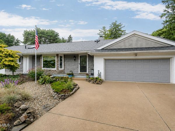 1162 Nannette Drive, Toledo, OH 43614