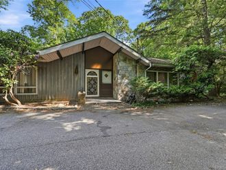12 Tall Tree Court  Cold Spring Harbor, NY 11724