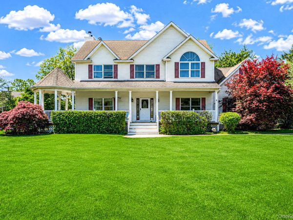 4 Pheasant Court, Riverhead, NY 11901