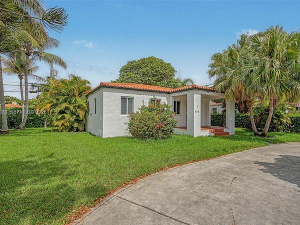 702 Boabadilla St, Coral Gables, FL 33134