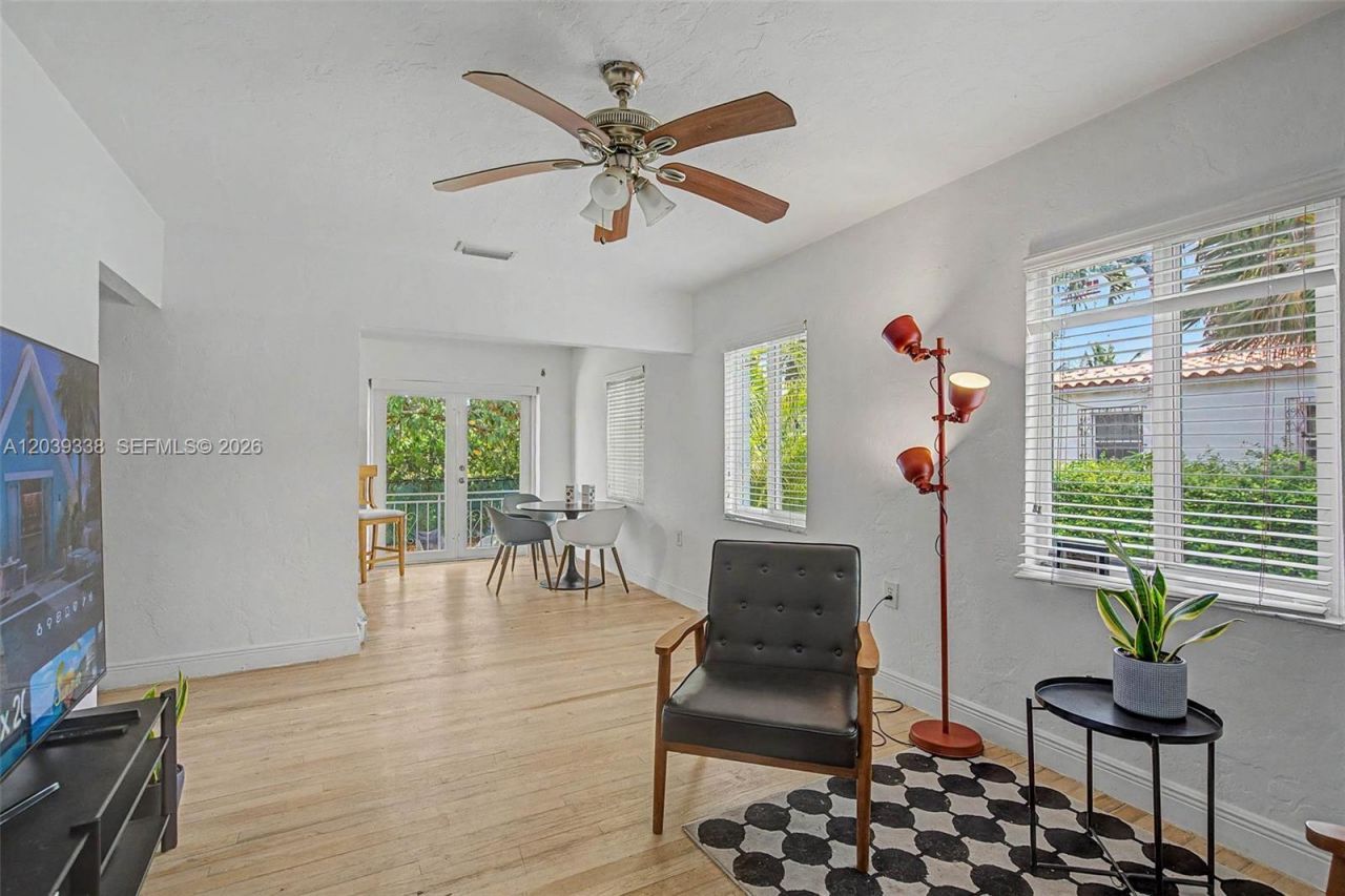 702 Boabadilla, Coral Gables, FL 33134 Photo