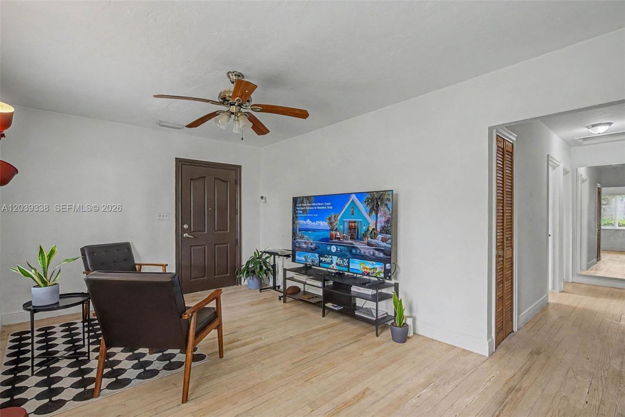 702 Boabadilla, Coral Gables, FL 33134 Photo