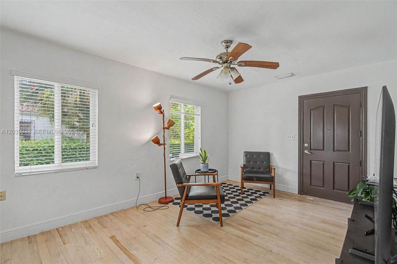 702 Boabadilla, Coral Gables, FL 33134 Photo